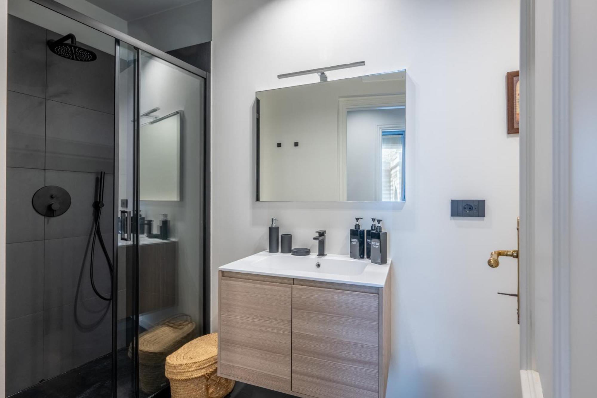 Gisella 2 Bedrooms In The Centre Apartment *