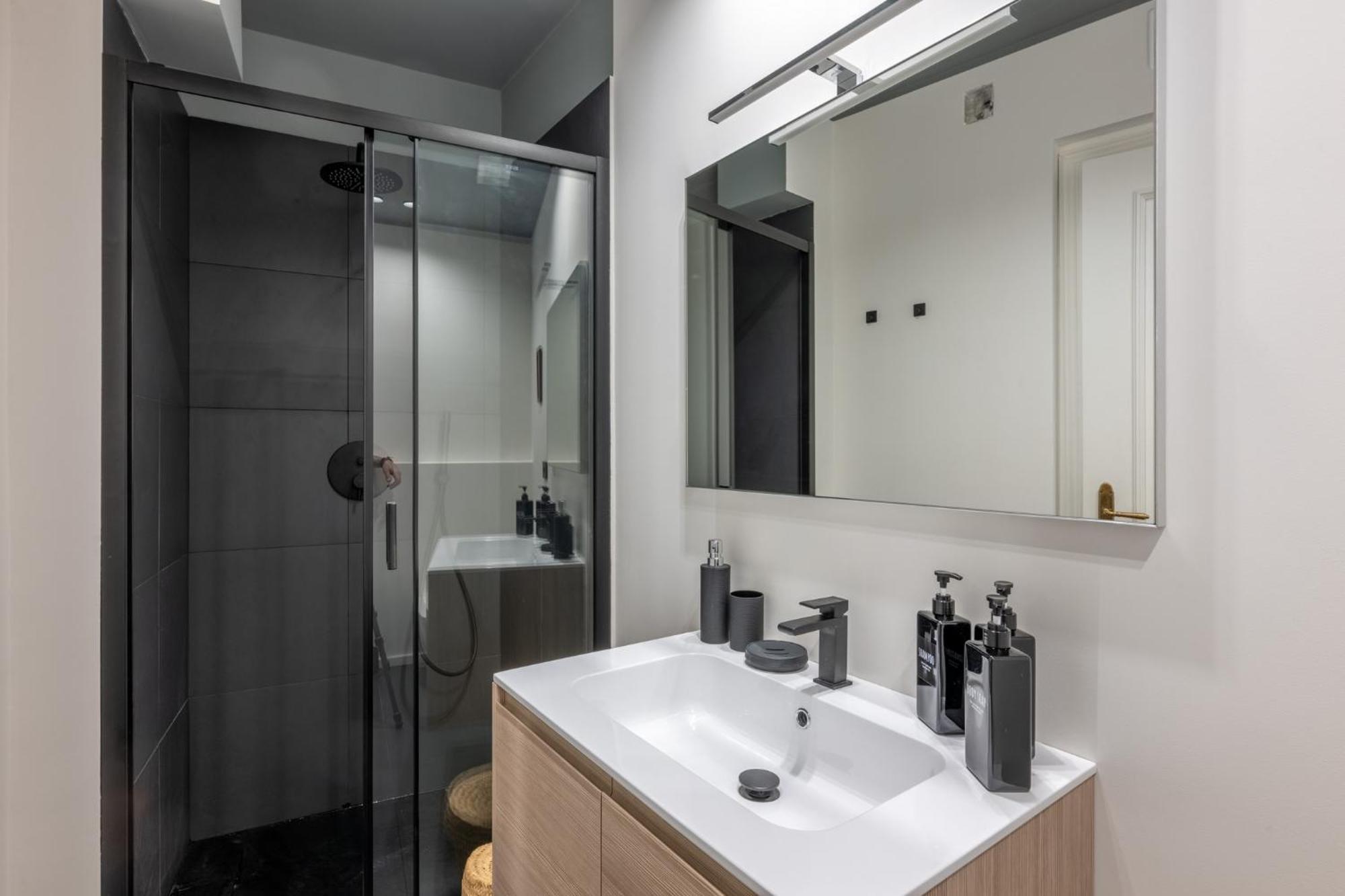 Gisella 2 Bedrooms In The Centre *